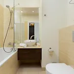 Gieldowa 4 By Renters Apartman *